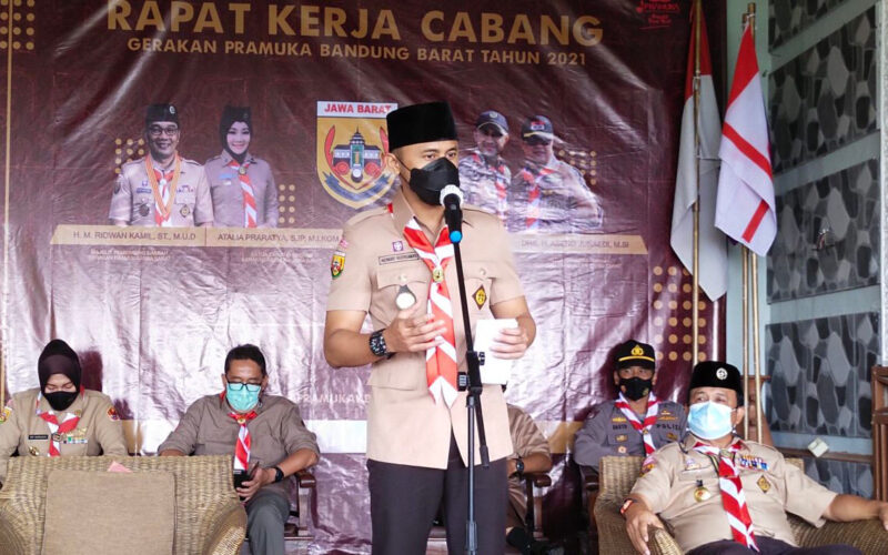 Plt. Bupati Bandung Barat Hengki Kurniawan saat Membuka Rakercab Gerakan Pramuka KBB